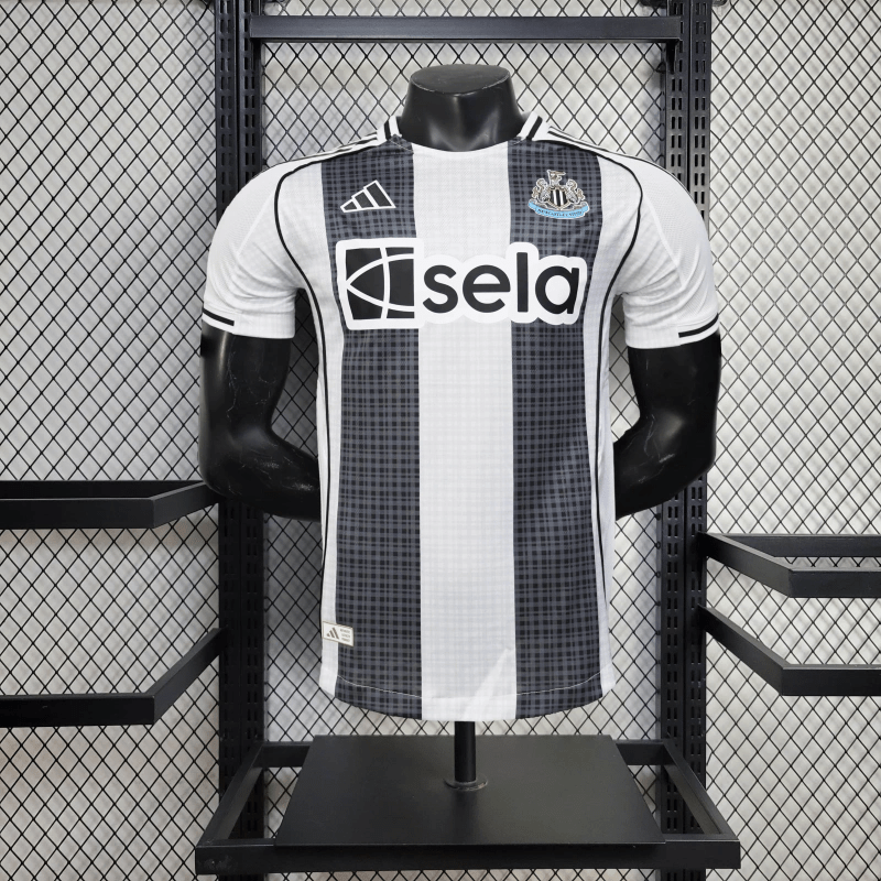 Newcastle Domicile 25/26 Version Player