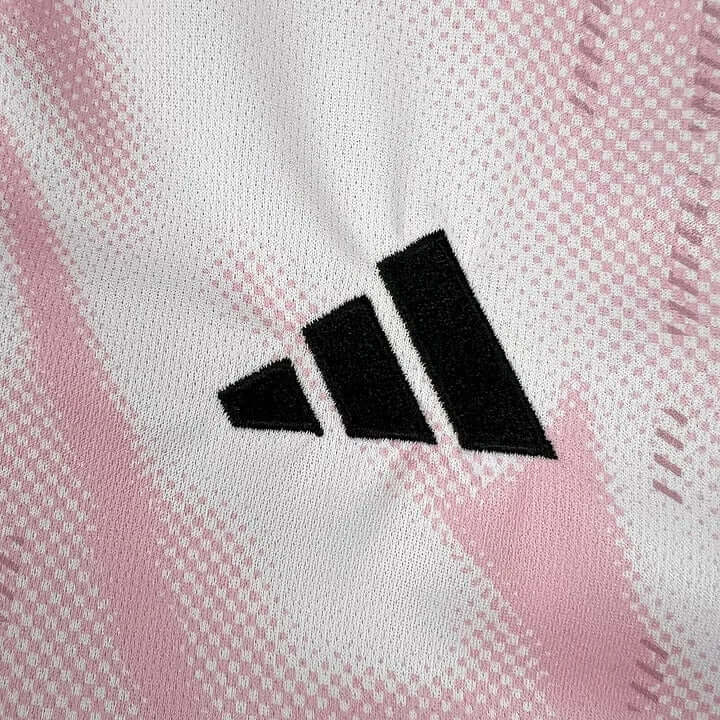 Maillot Réal Madrid concept 2025
