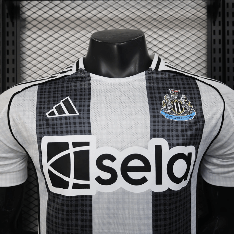 Newcastle Domicile 25/26 Version Player