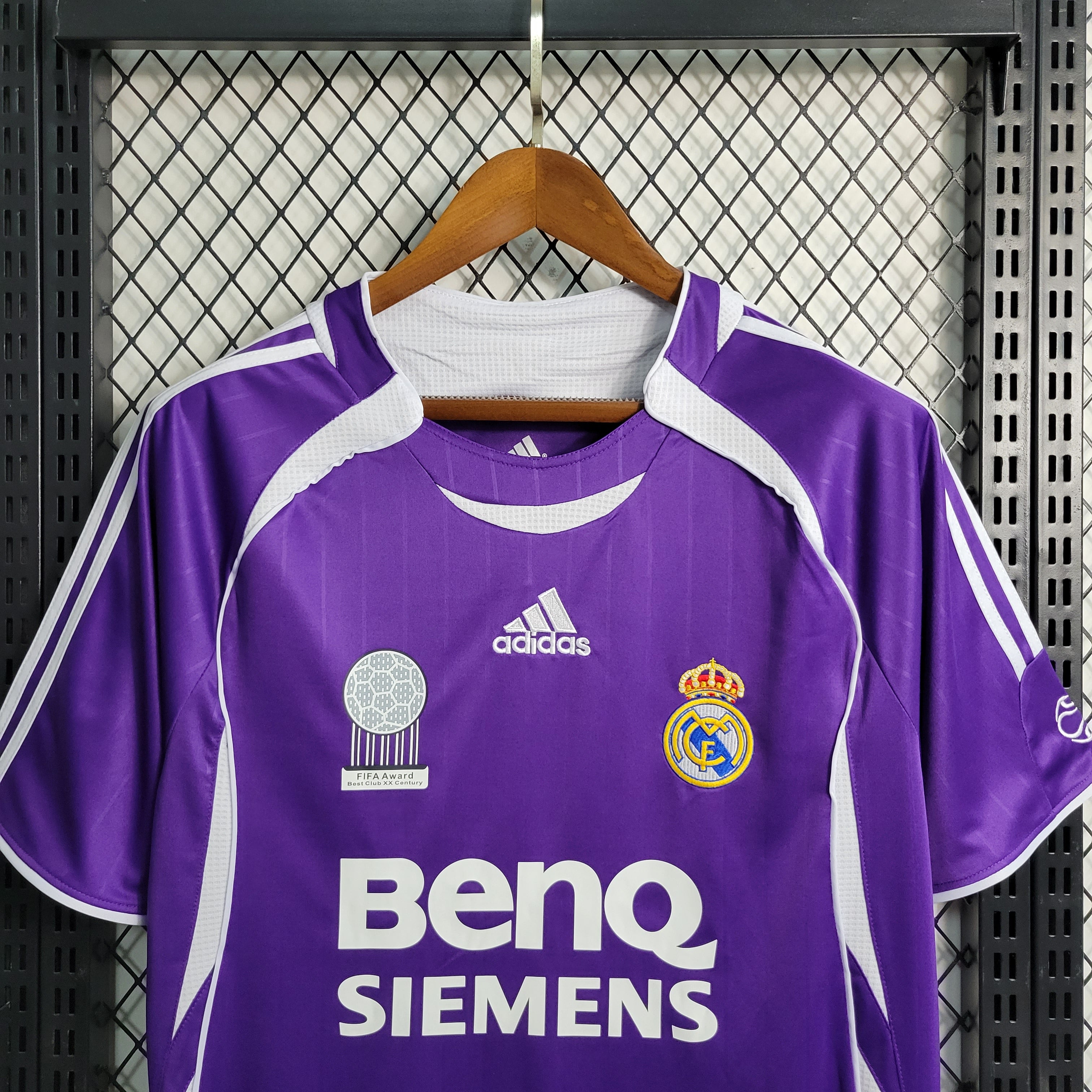 Retro 06 Real Madrid Violet