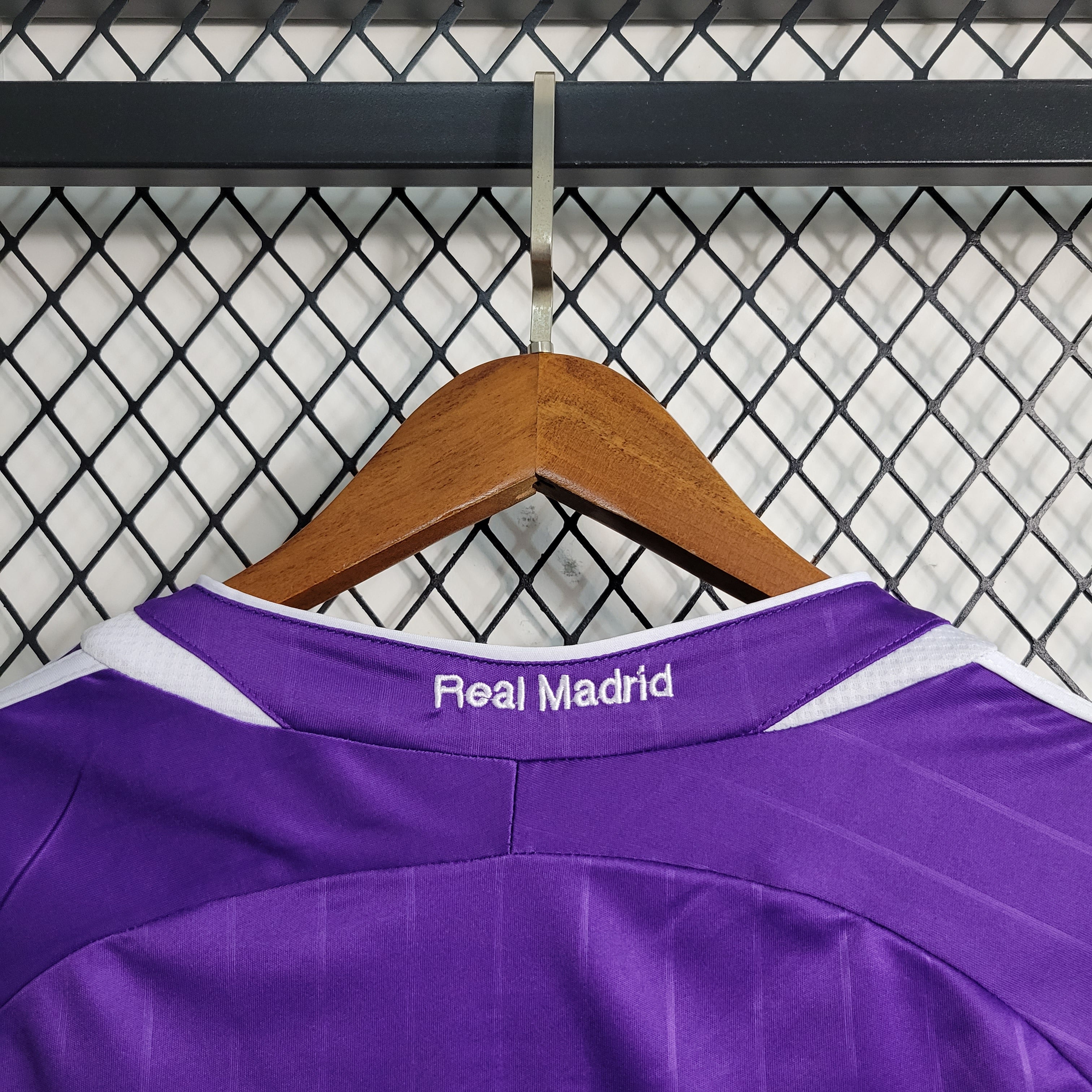 Retro 06 Real Madrid Violet