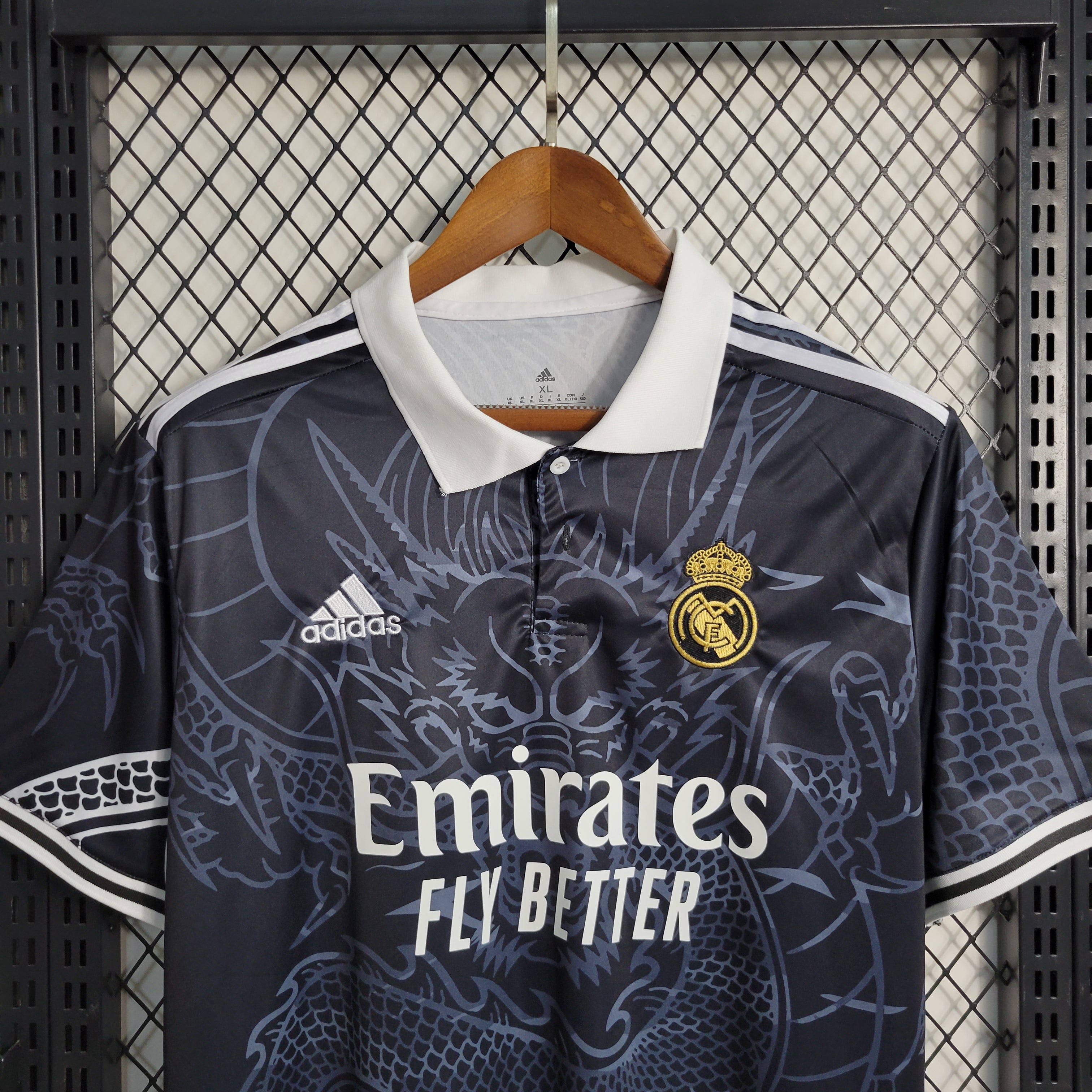 Real Madrid Dragon Noir Edition Spéciale 23/24