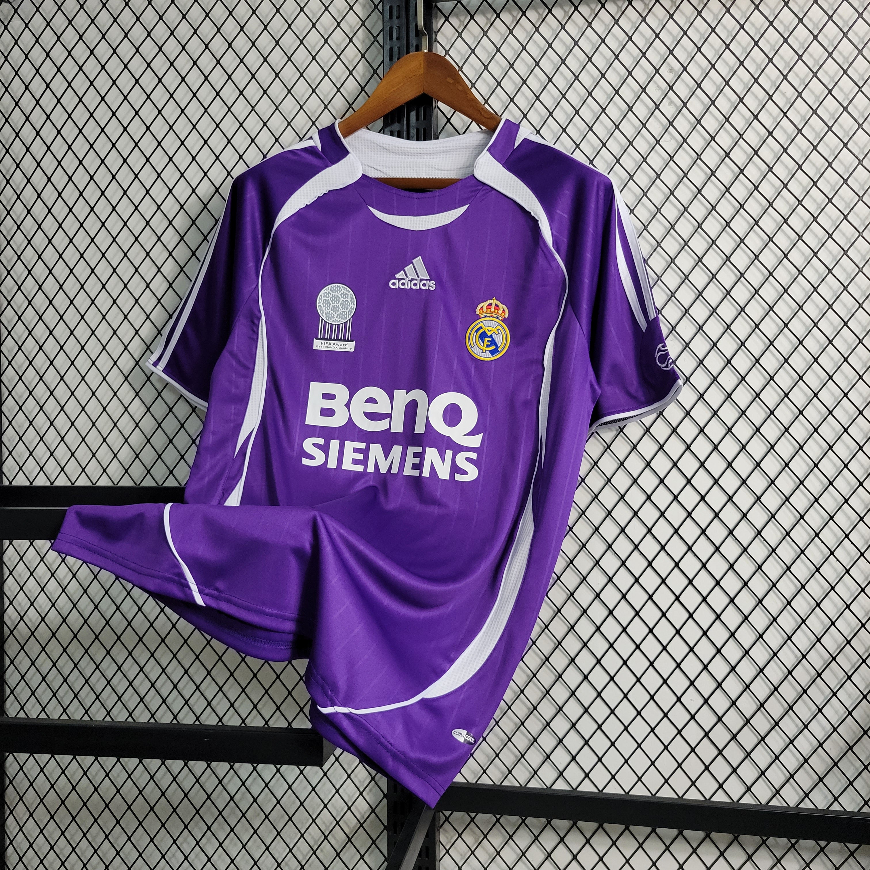 Retro 06 Real Madrid Violet