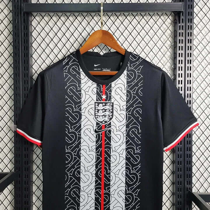 Maillot Angleterre foot concept 2024 2025 Burbery
